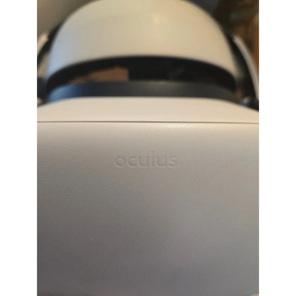 OCULUS Quest 2 VR Headset with BOBOVR M2 Pro Battery Head Strap and Controllers